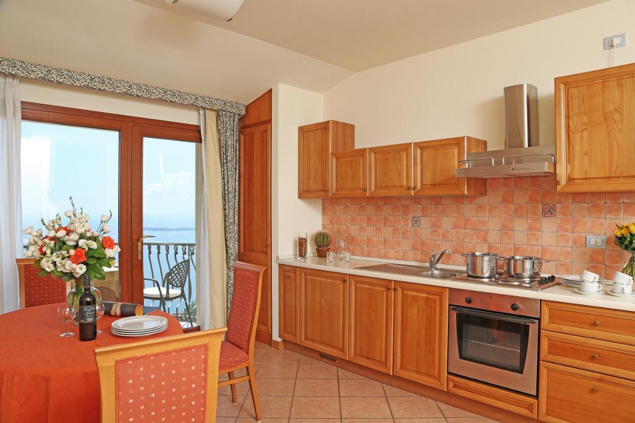 Appartamenti Borgo Gardone Riviera Exterior foto