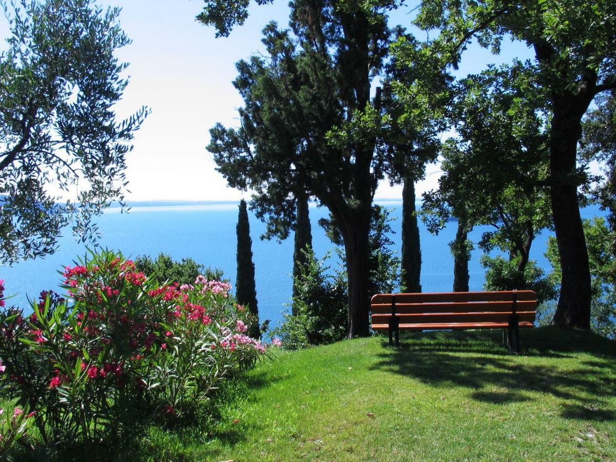 Appartamenti Borgo Gardone Riviera Exterior foto